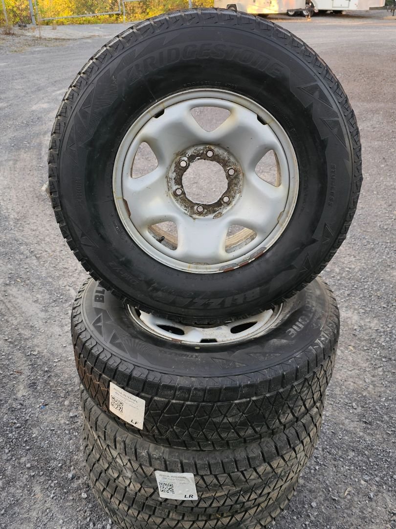4x 16" Toyota Tacoma 2017 6x139.7 245 75 16 Bridgestone Blizzak DM-V2