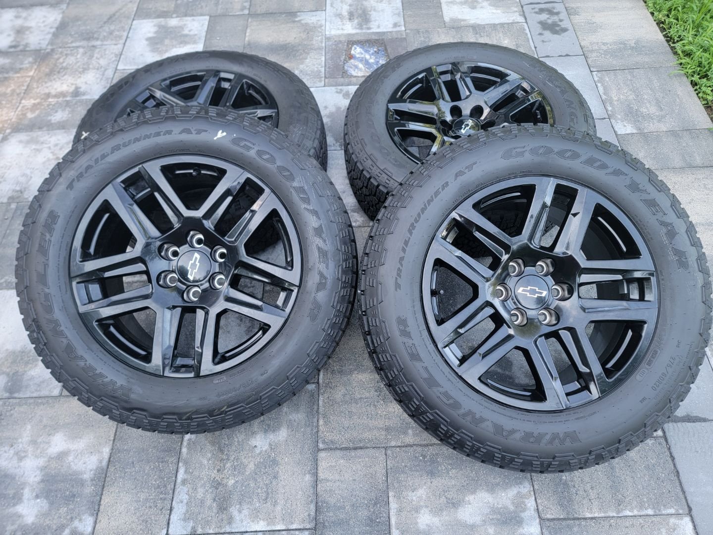4x 20" Chevrolet Silverado 1500 2025 6x139.7 275 60 20 Goodyear Wrangler Trailrunner AT