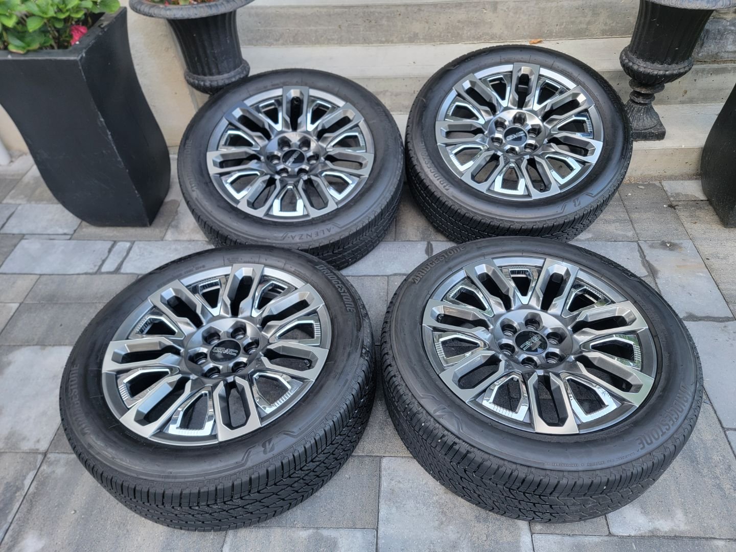 4x 22" GMC Yukon 2024 6x139.7 275 50 22 Bridgestone Alenza AS 02