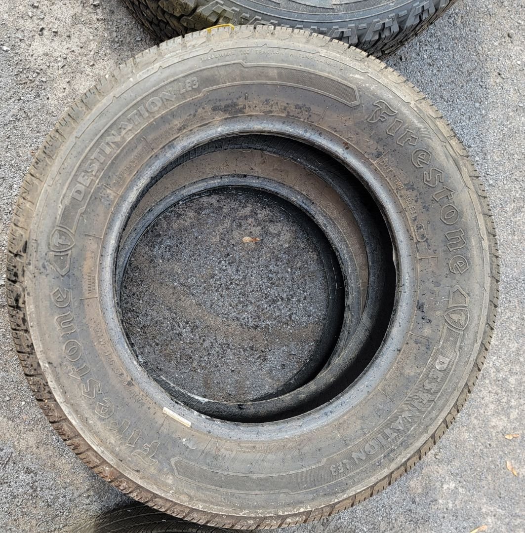 2x 205/70R16 Firestone Des