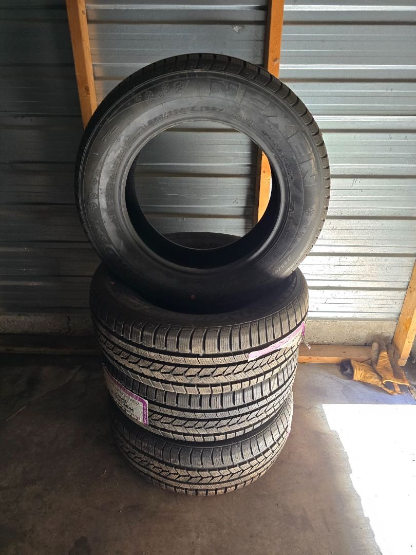 4x 225/60R16 Nexen WinGuard Sport
