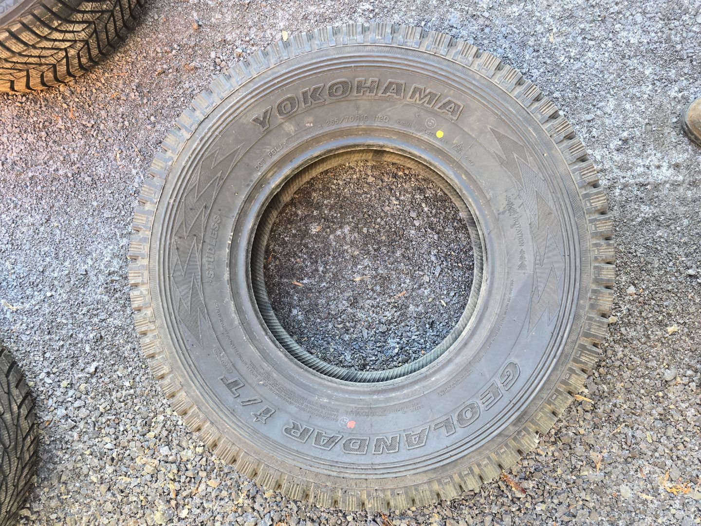 1x 265/70R16 Yokohama Geolander i/T