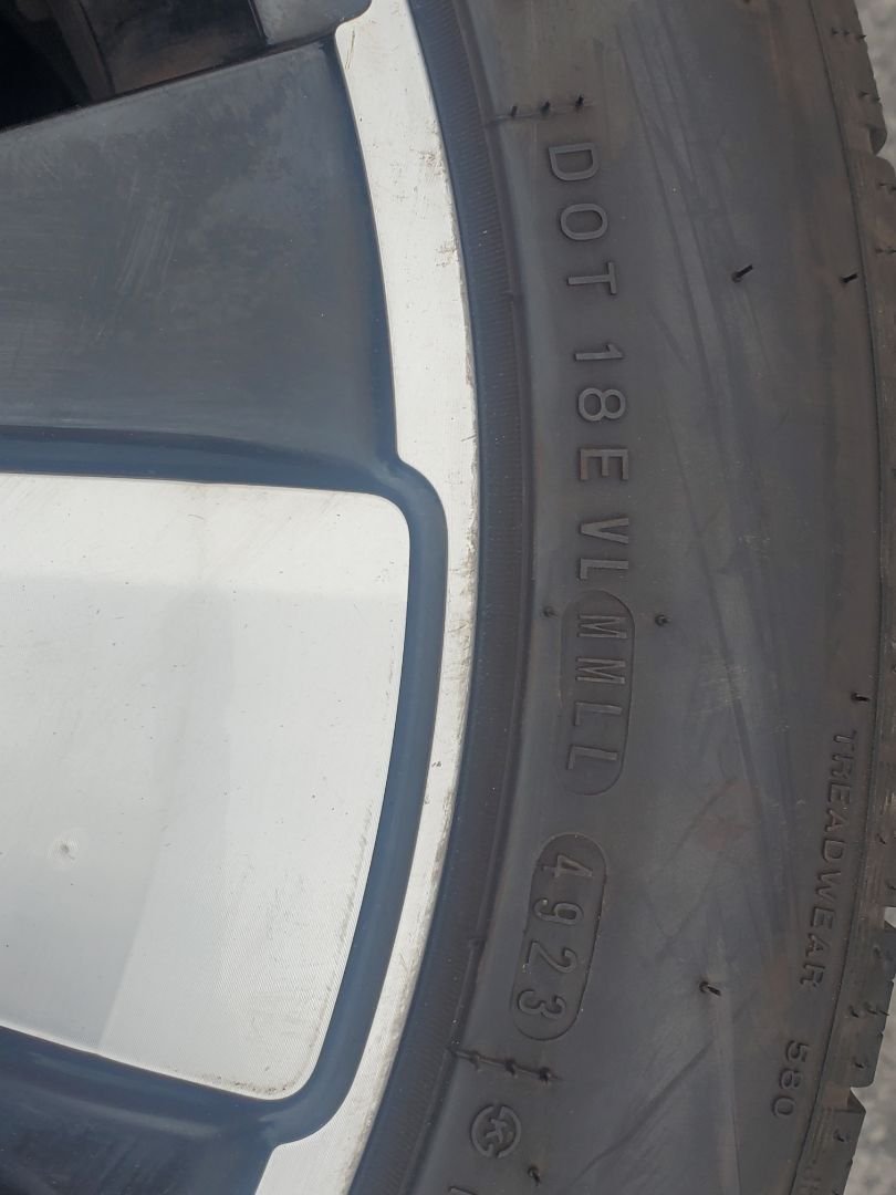 Tire image 3