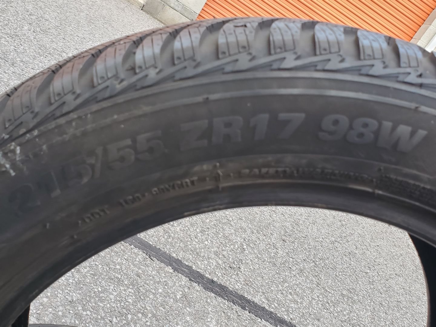 Tire image 1
