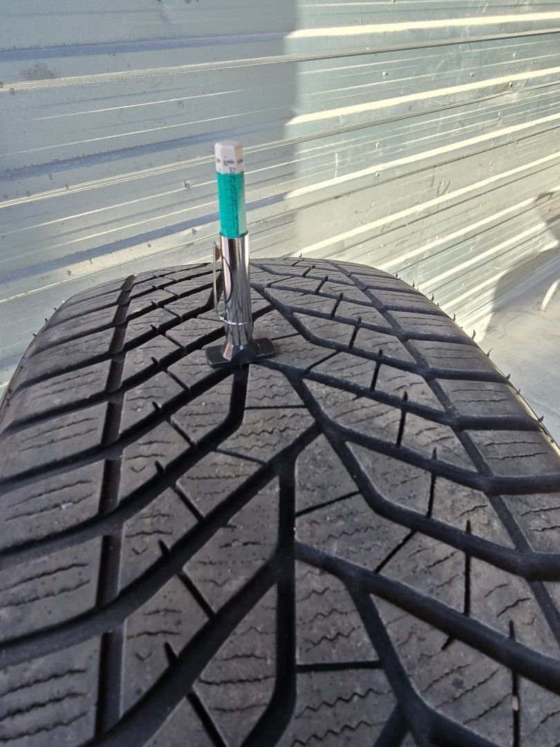 Tire image 3
