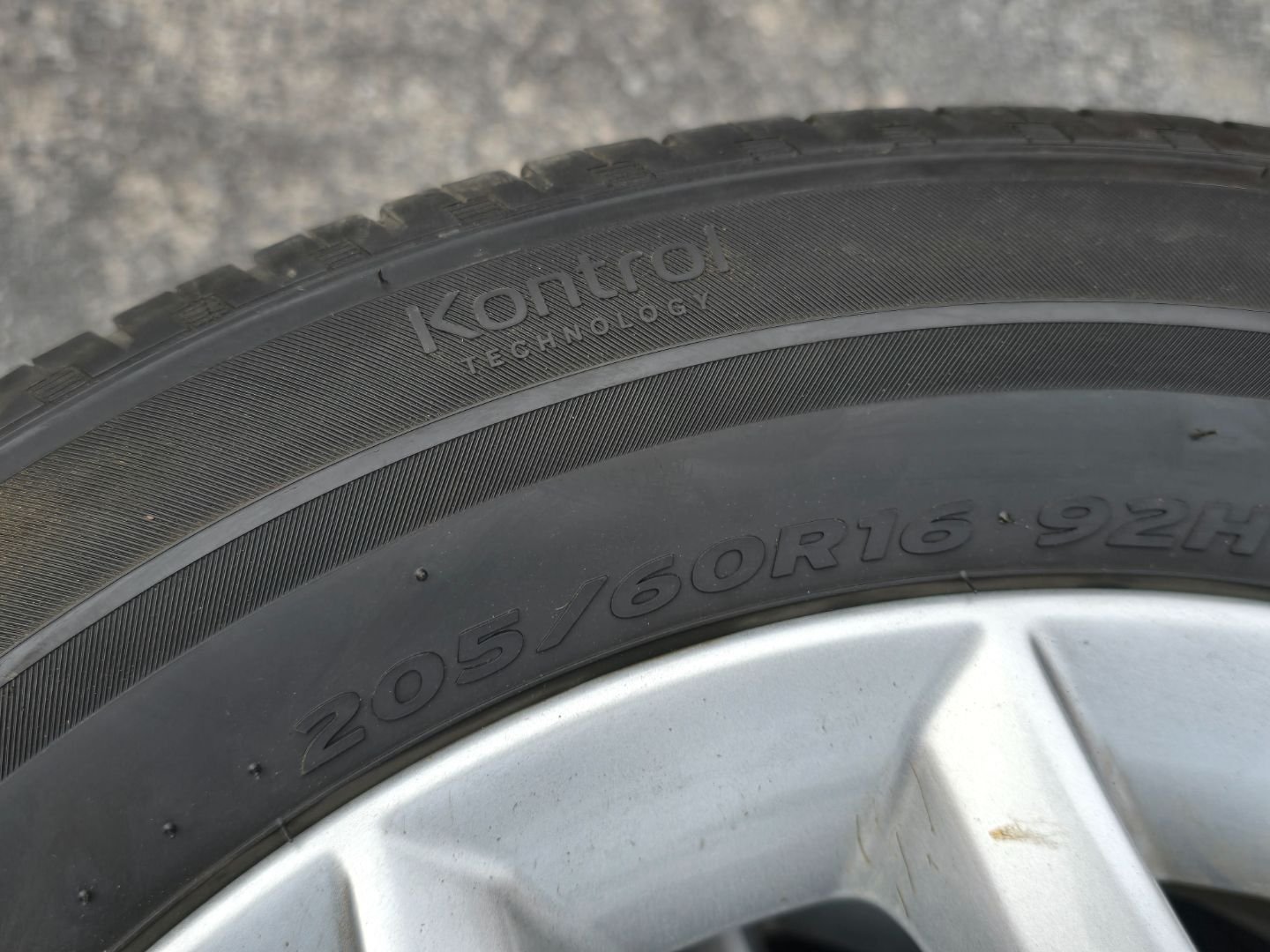 Tire image 3
