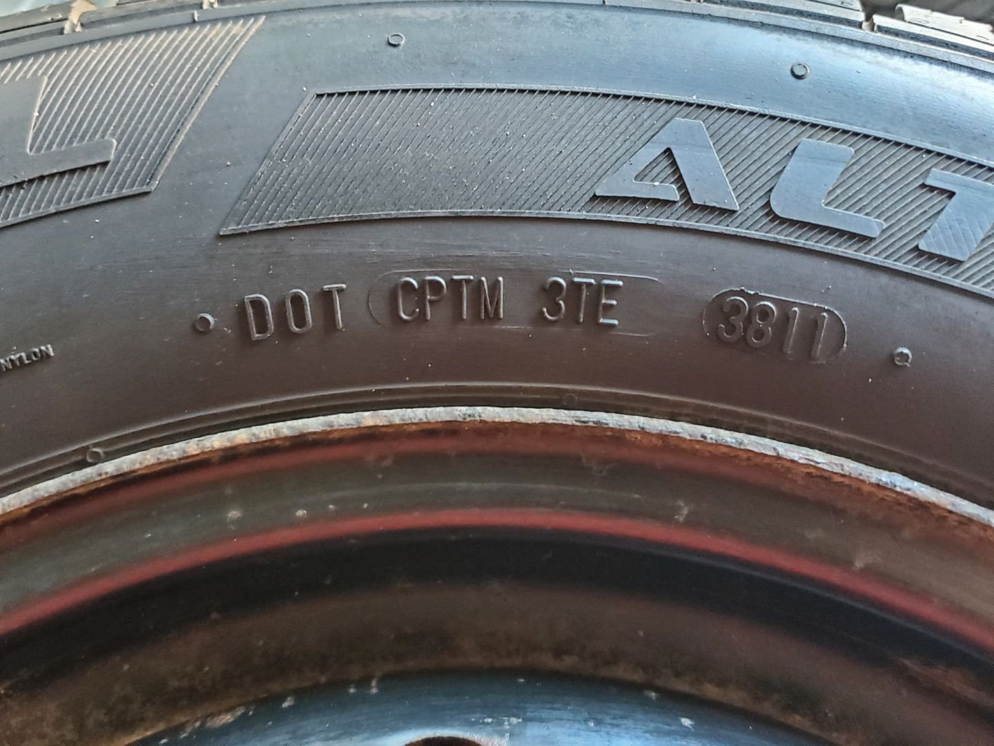 Tire image 4