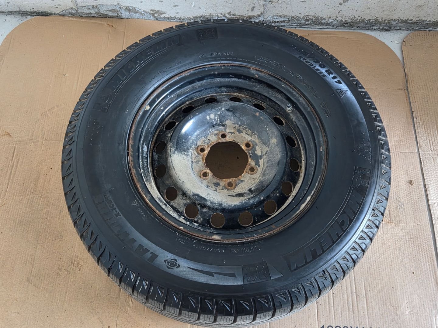 Tire image 4
