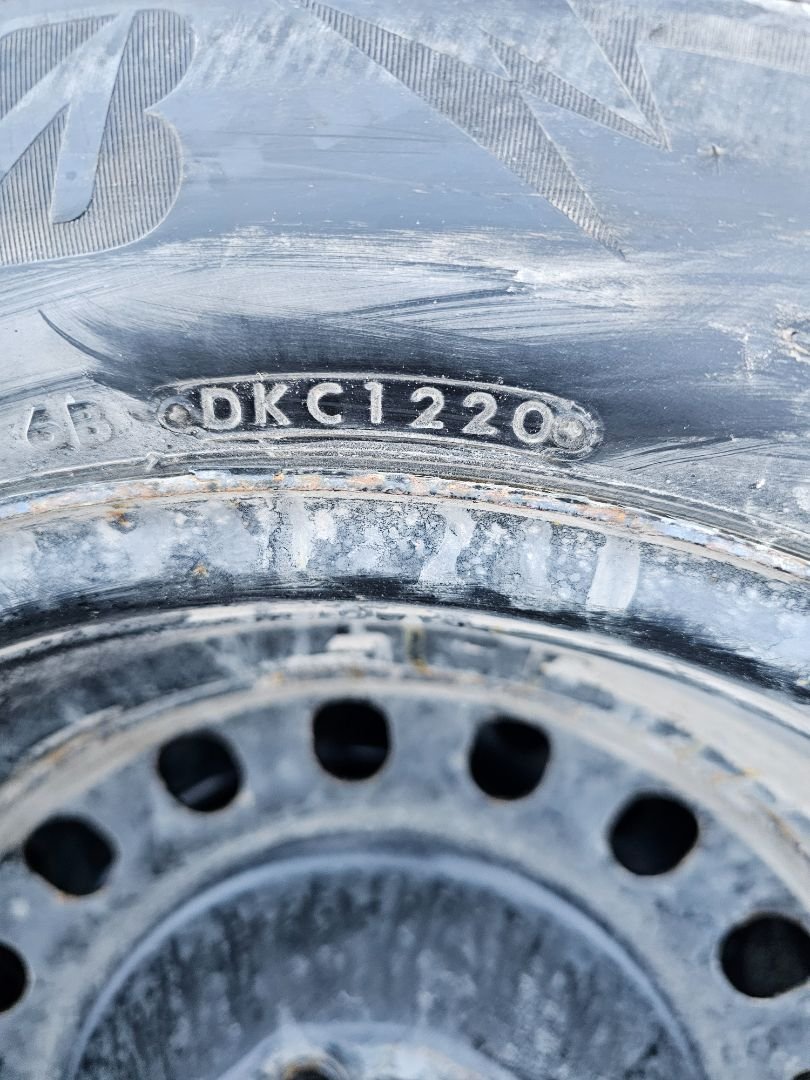 Tire image 4