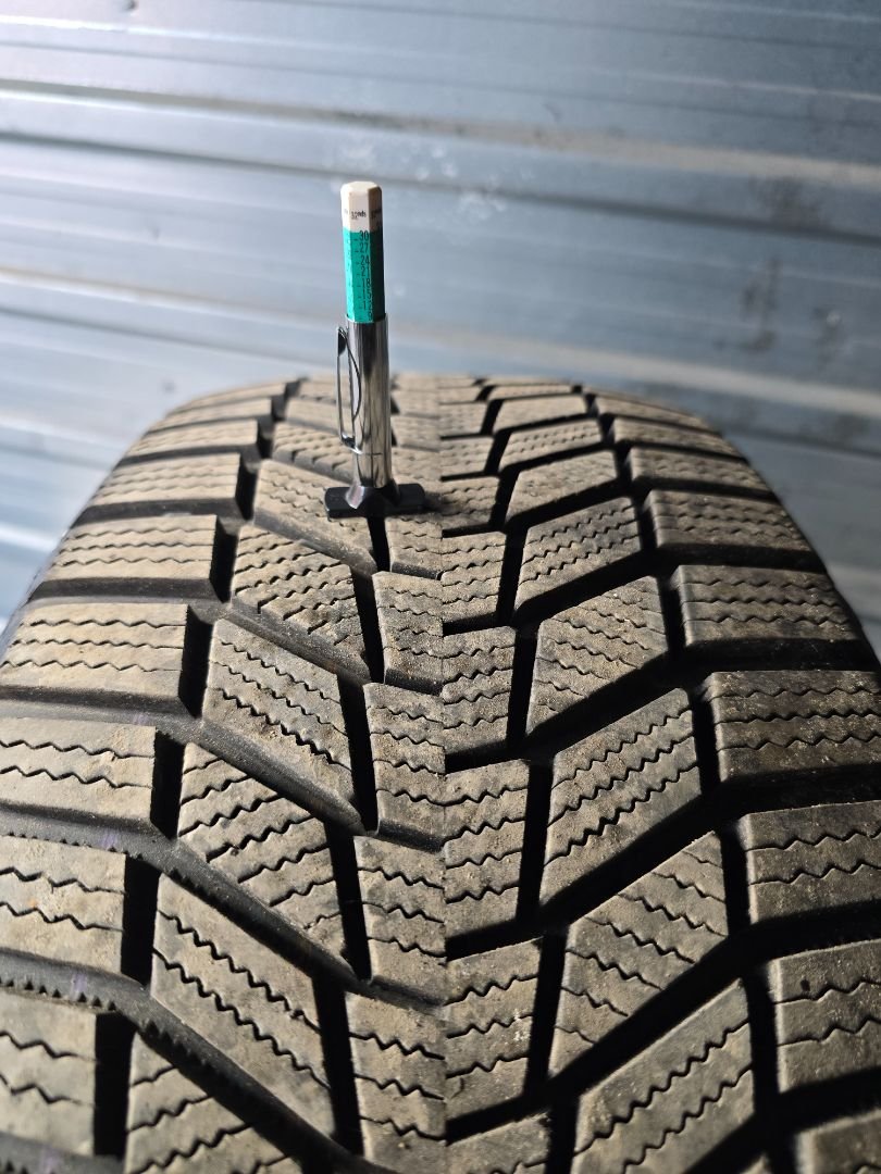 Tire image 1